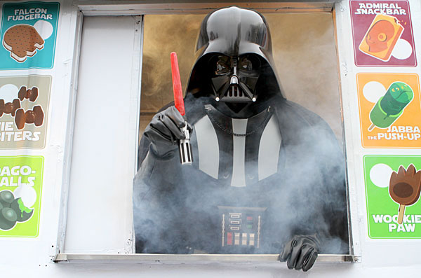 Star Wars Glowing Lightsaber Ice Pop Maker