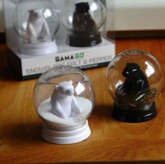 snow globe salt and pepper