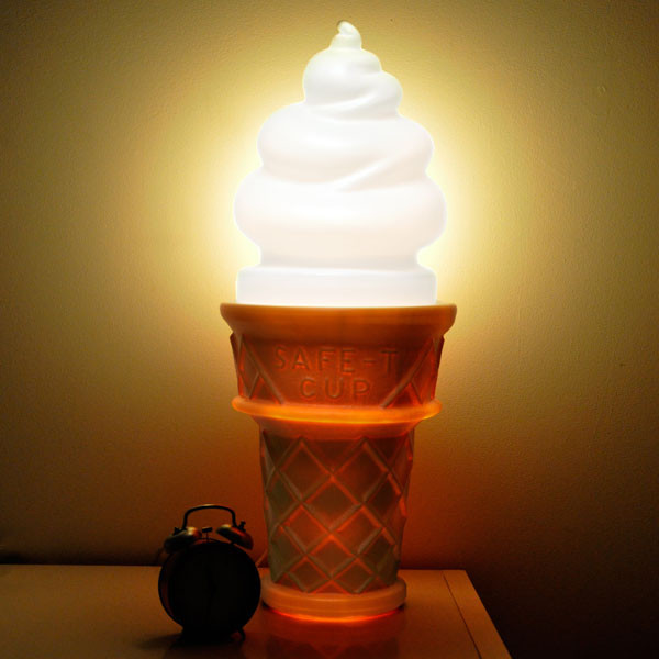 Giant Ice Cream Cone Lamp! Oh My That's Awesome