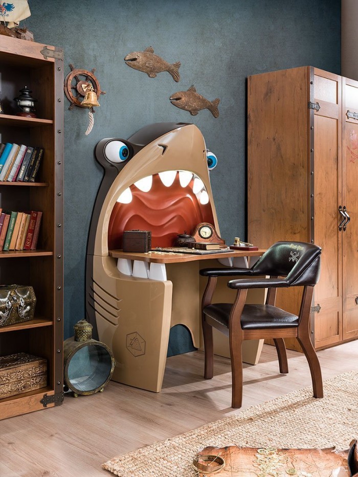 Shark Desk | Oh My That's Awesome