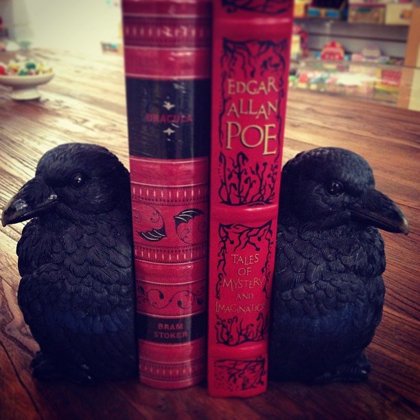 raven bookends