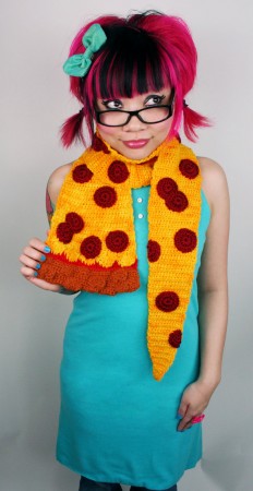 pizza scarf